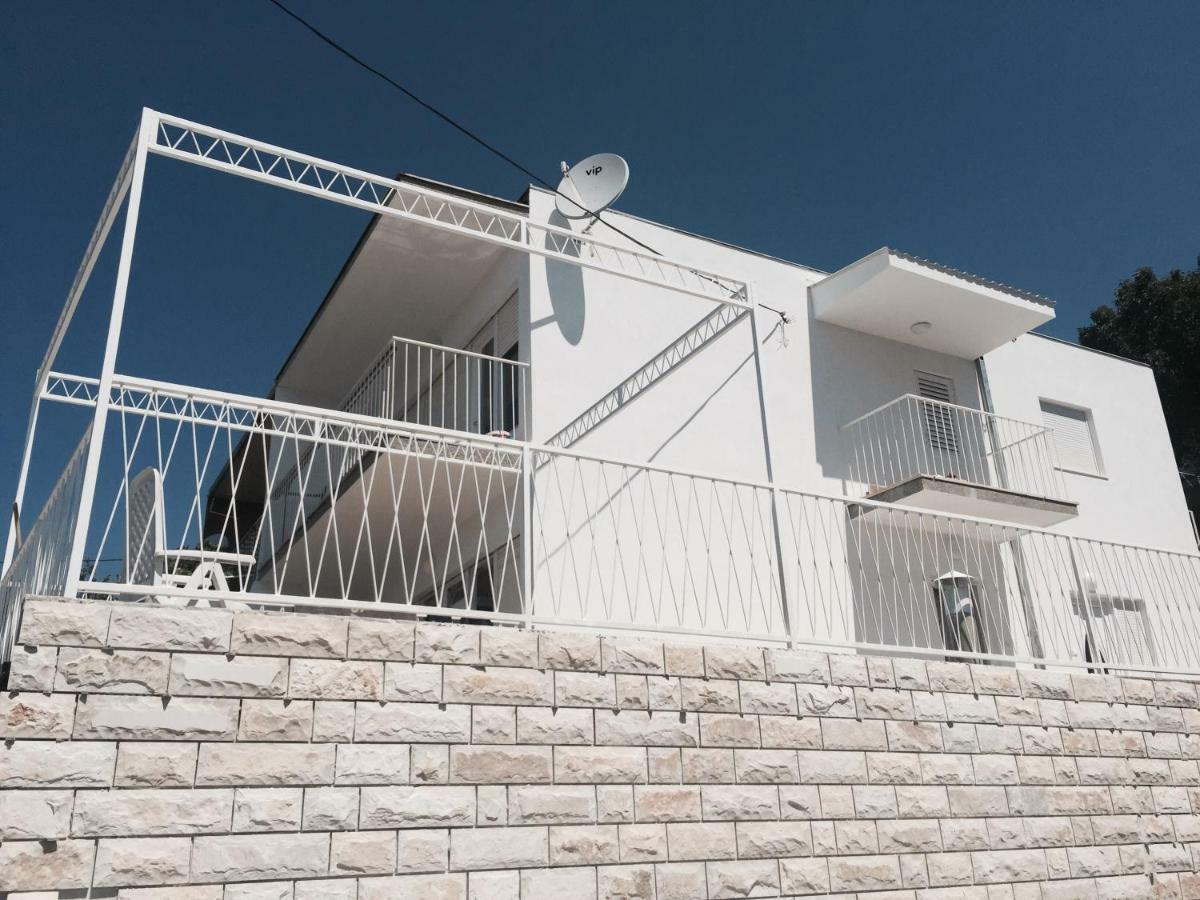 Apartments Leptiric Подстрана Екстериор снимка