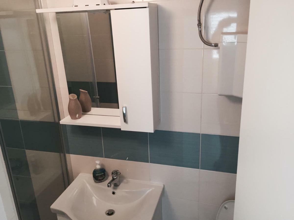 Apartments Leptiric Подстрана Екстериор снимка