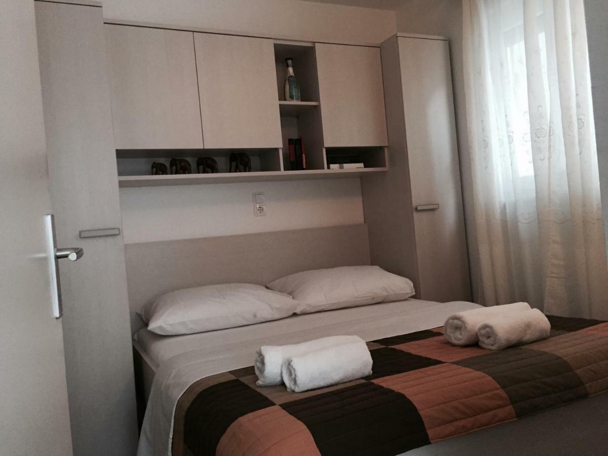 Apartments Leptiric Подстрана Екстериор снимка