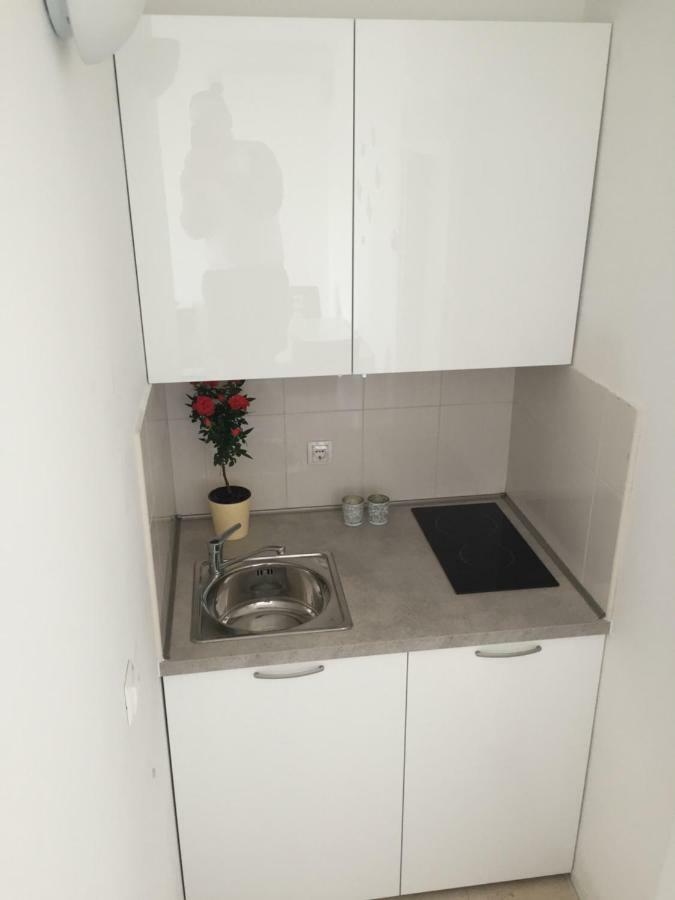 Apartments Leptiric Подстрана Екстериор снимка