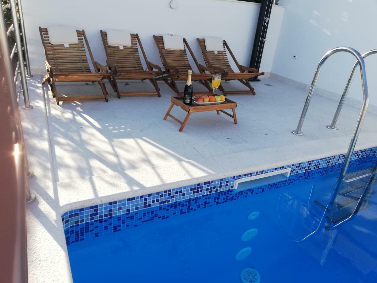 Apartments Leptiric Подстрана Екстериор снимка